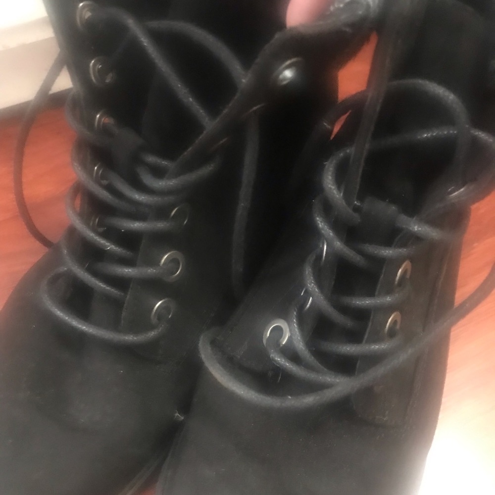 Combat boots